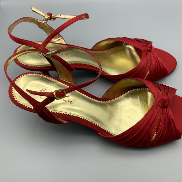 Metaphor 10M Red Fabric 2 1/2" Heel Strappy Sandals - Picture 5 of 10